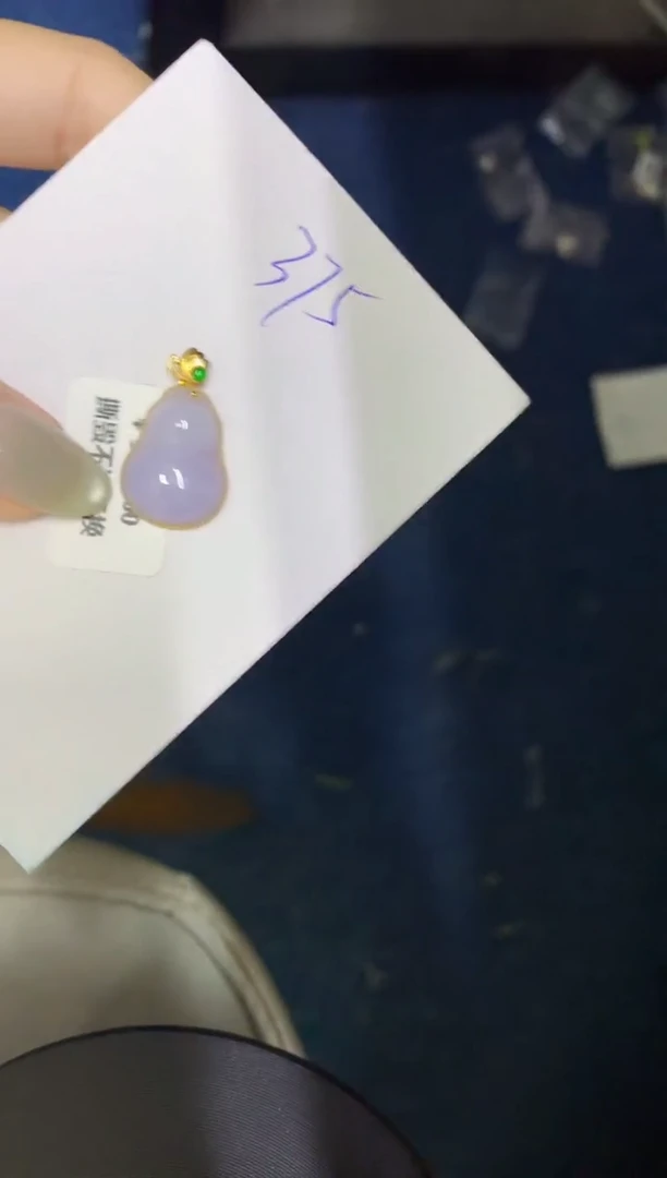 翡翠18K金镶嵌颈饰缅甸天然翡翠A货