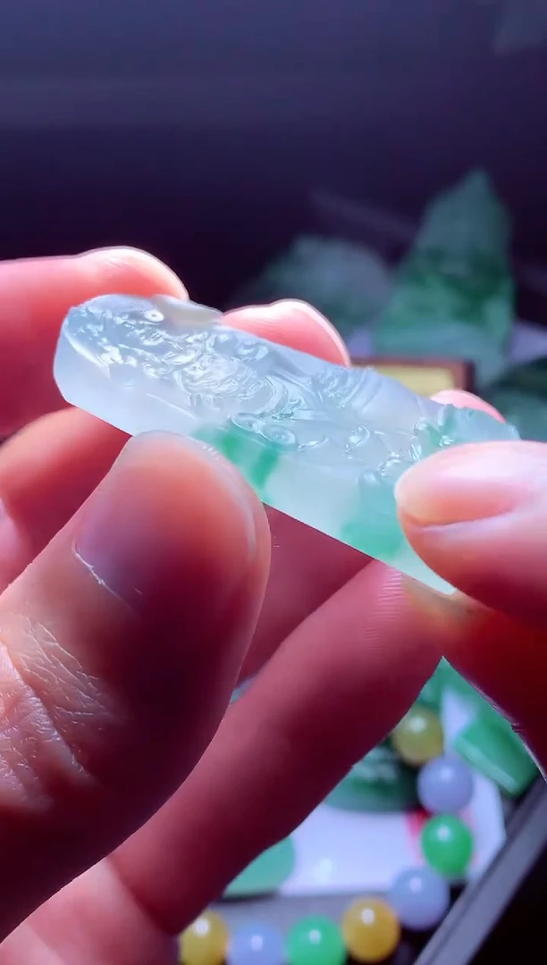 未镶嵌定制翡翠深***?毛货翡翠定制