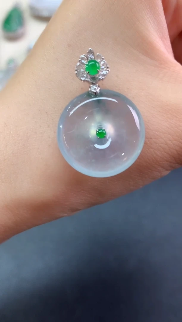 吊坠(不含链)18K金镶嵌翡翠吊坠(不含链)|19800