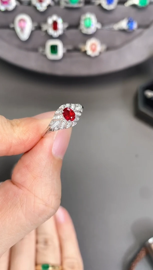 戒指18K金镶嵌红宝石 【闪购】0.5ct/无烧鸽血红/七天鉴赏