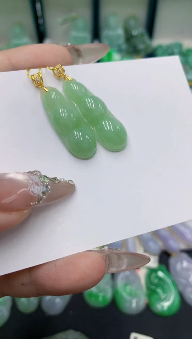 翡翠未镶嵌颈饰号链接111111111多样性发其一