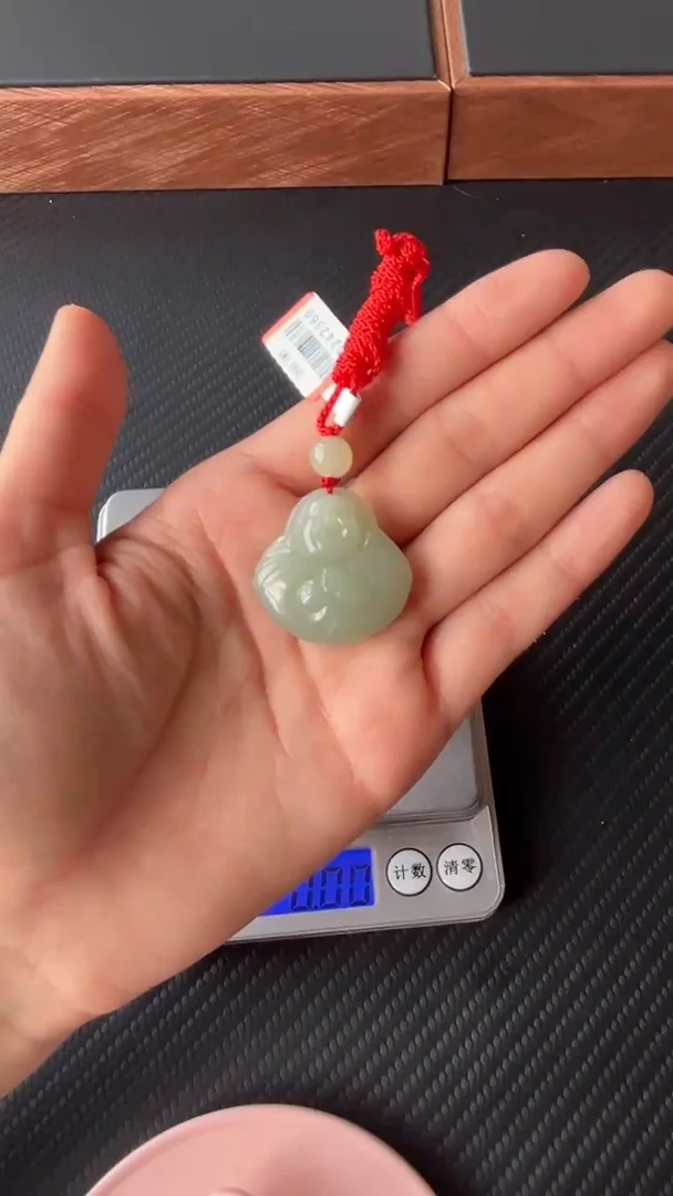 【闪购商品】和田玉吊坠(赠链)未镶嵌且末微色差近矿