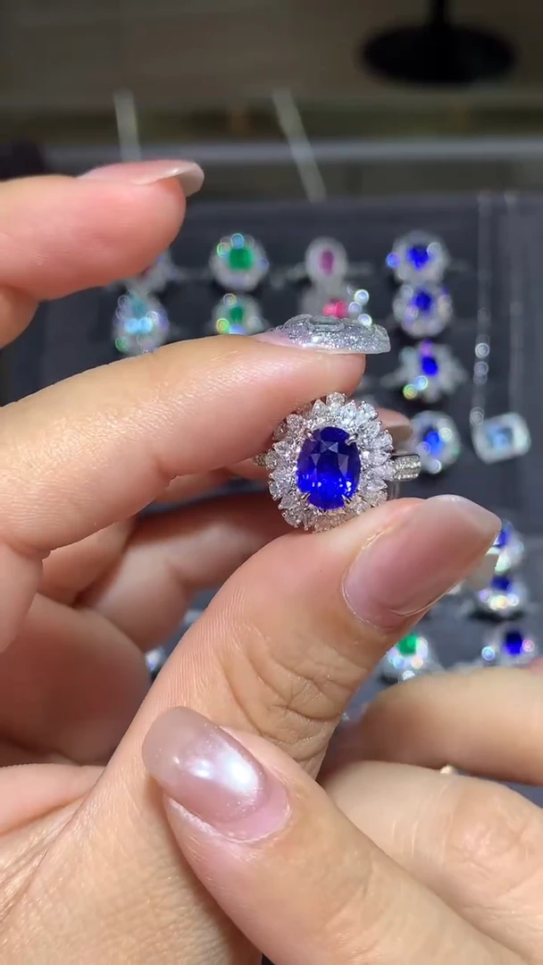 戒指蓝宝石18K金镶嵌2.61CT