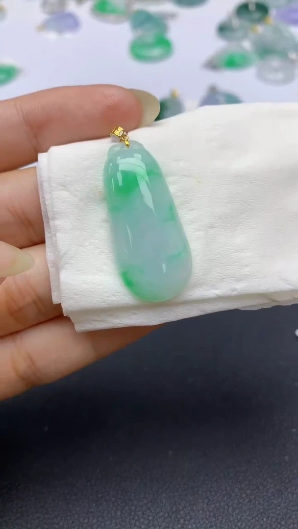 颈饰18K金镶嵌翡翠天然缅甸a货翡翠百元以上9元证书费自理