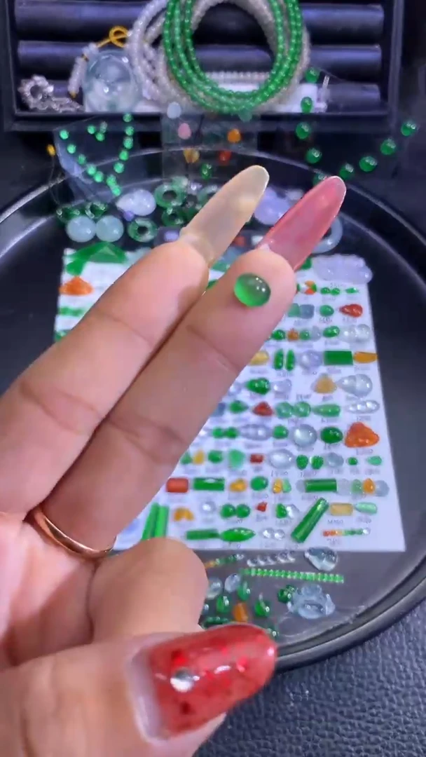 未镶嵌挂件翡翠蛋