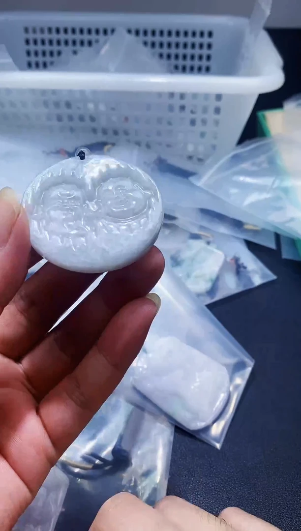 吊坠(赠链)未镶嵌翡翠  8/23/   58