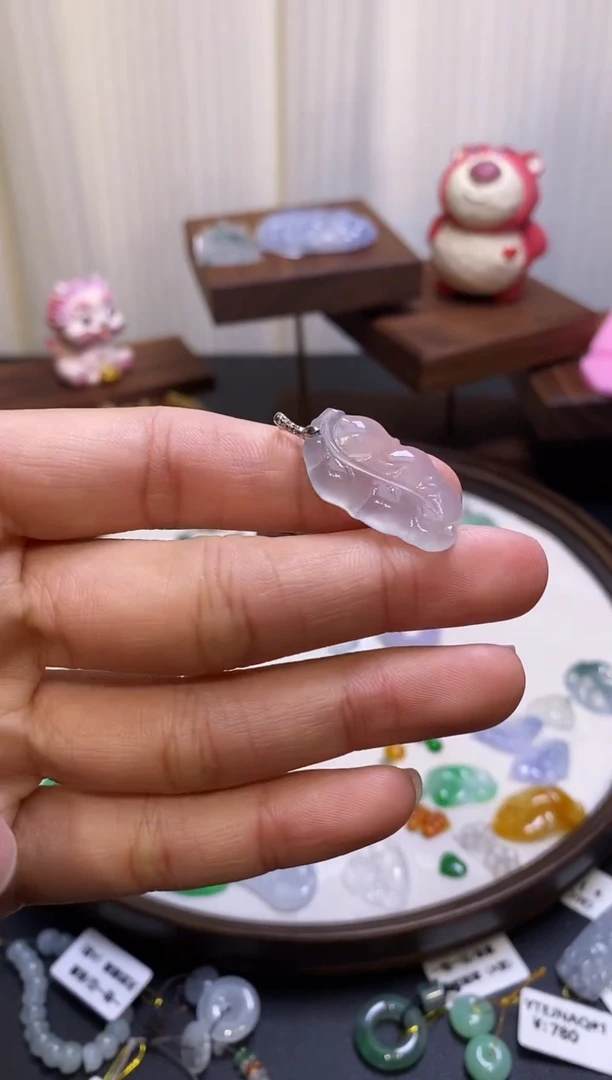 【闪购商品】翡翠颈饰18K金镶嵌叶子
