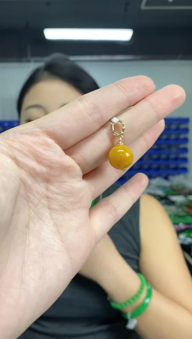 颈饰未镶嵌翡翠多样性发其一颜色微差