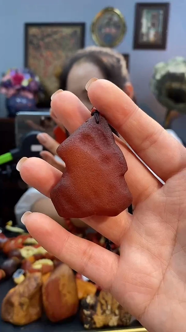 琥珀颈饰未镶嵌吊坠