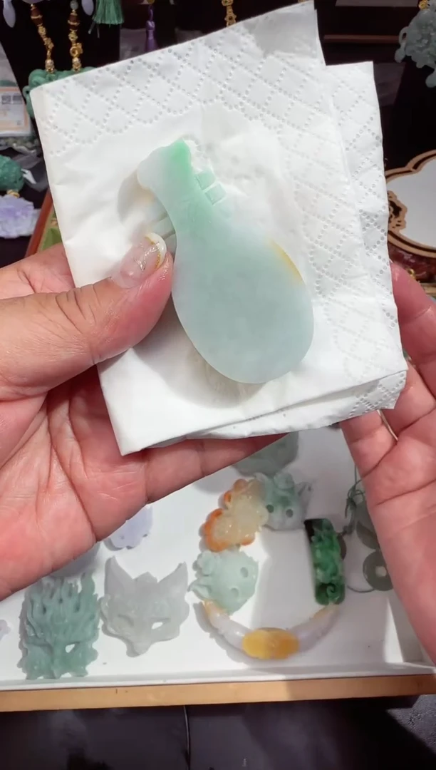 定制翡翠未镶嵌拍照