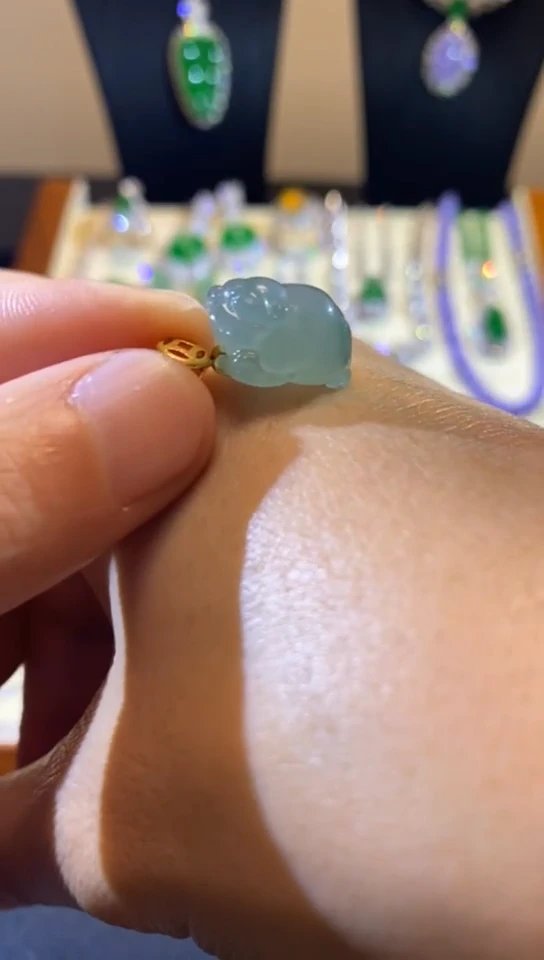 【闪购商品】翡翠吊坠(赠链)18K金镶嵌缅甸天然A货翡翠