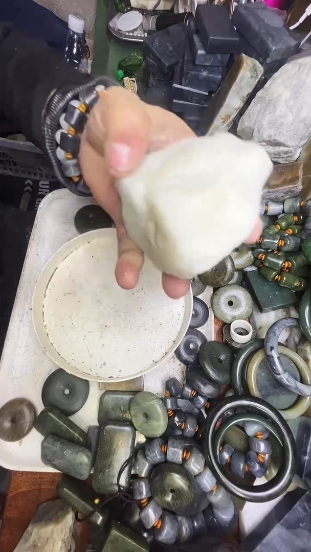 未镶嵌和田玉珠宝半成品毛料