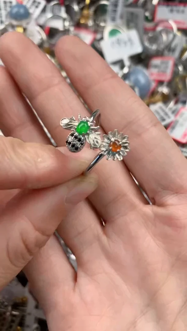 银S925镶嵌戒指翡翠777              3