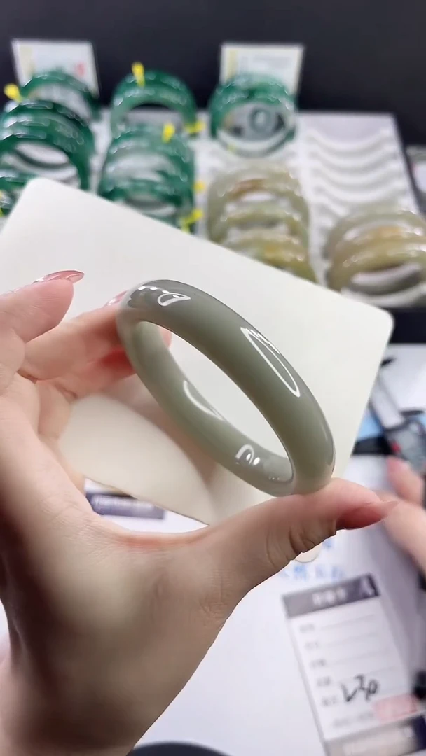 未镶嵌手镯石英质玉多样性发货L30