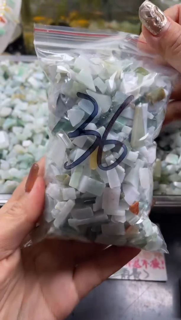 配石翡翠天然翡翠迷你500克36