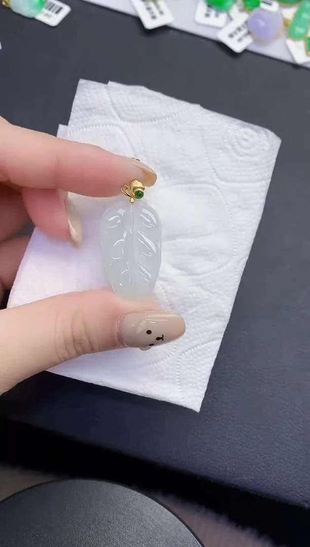 颈饰未镶嵌翡翠缅甸天然翡翠A货