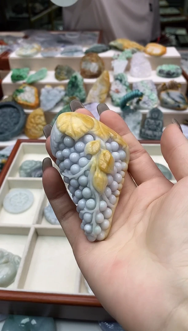 颈饰未镶嵌翡翠1