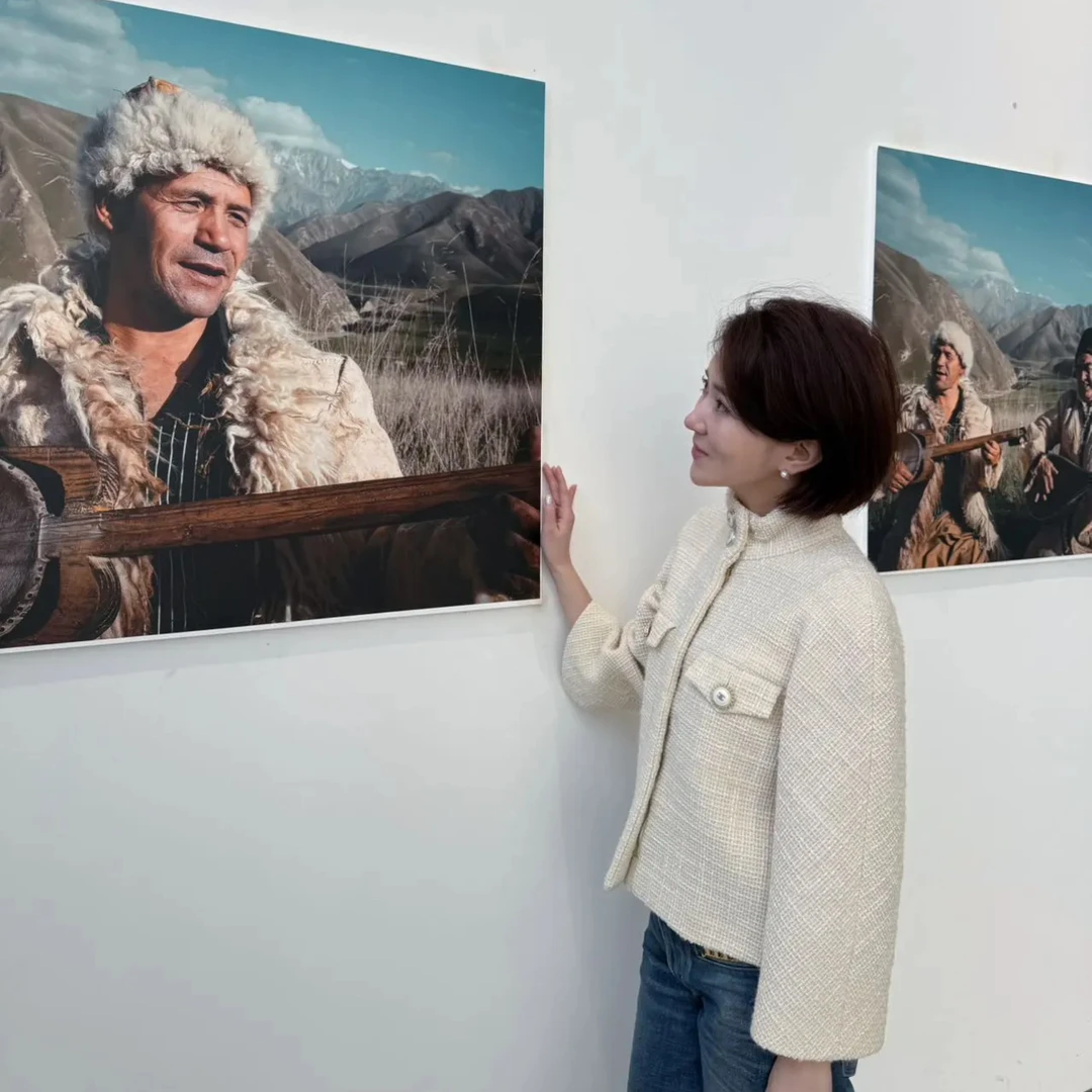 99新 Chanel/香奈儿  19B米白色粗花呢短款外套 36码