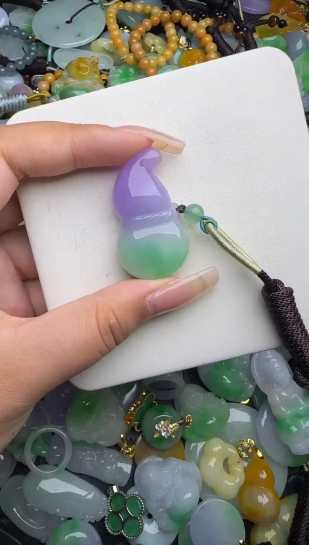 翡翠未镶嵌颈饰天然缅甸翡翠吊坠