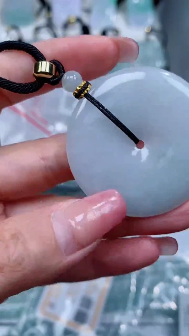 翡翠未镶嵌颈饰 吊坠