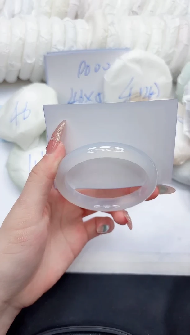 石英质玉手镯未镶嵌138-60