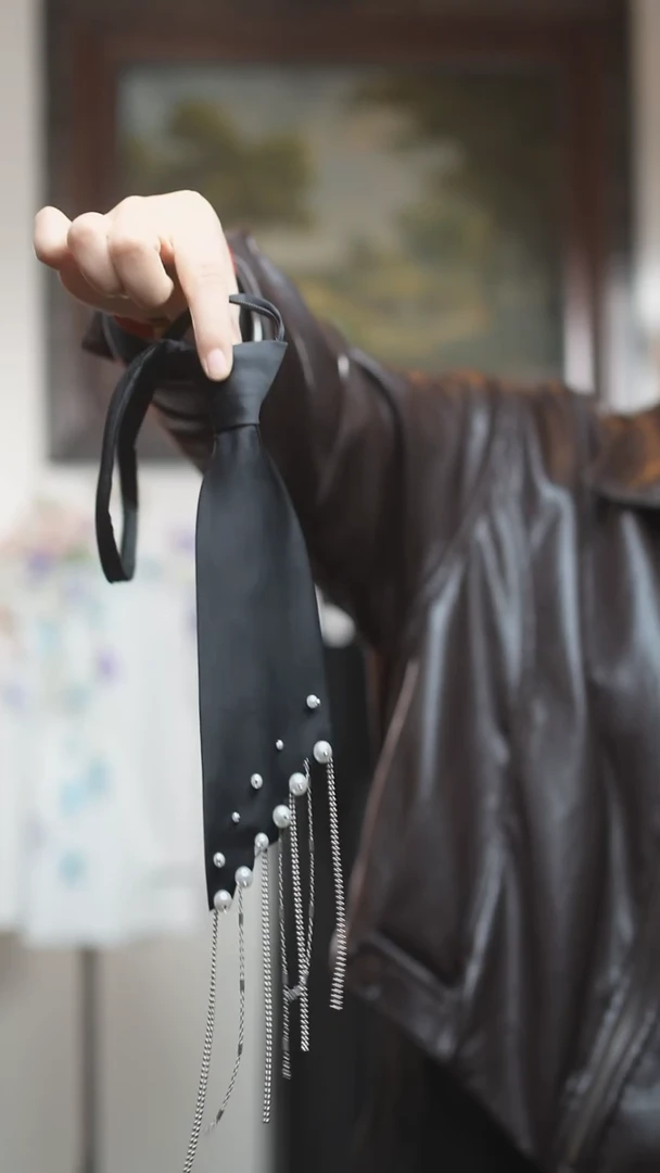 黑色流苏领带艺桐轩儿童潮服