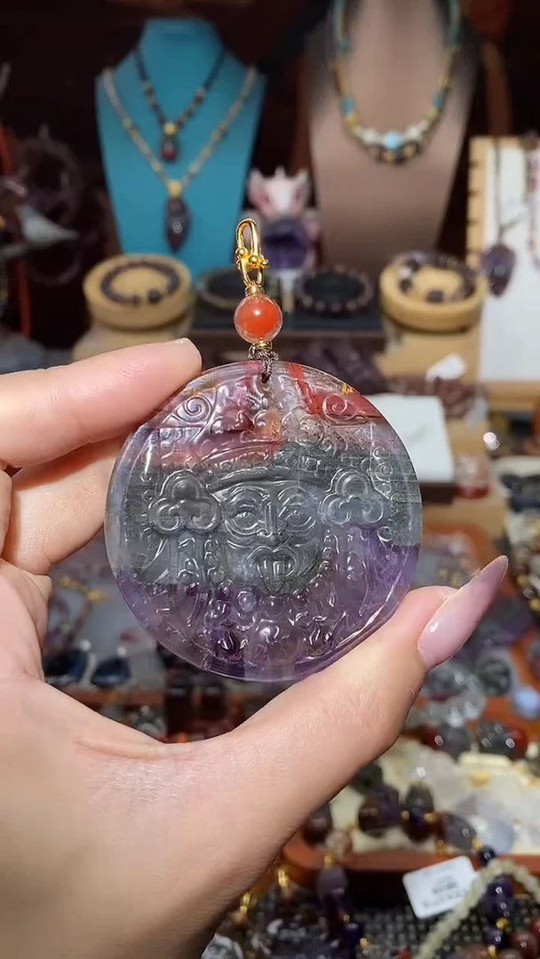 未镶嵌颈饰水晶极光扎基