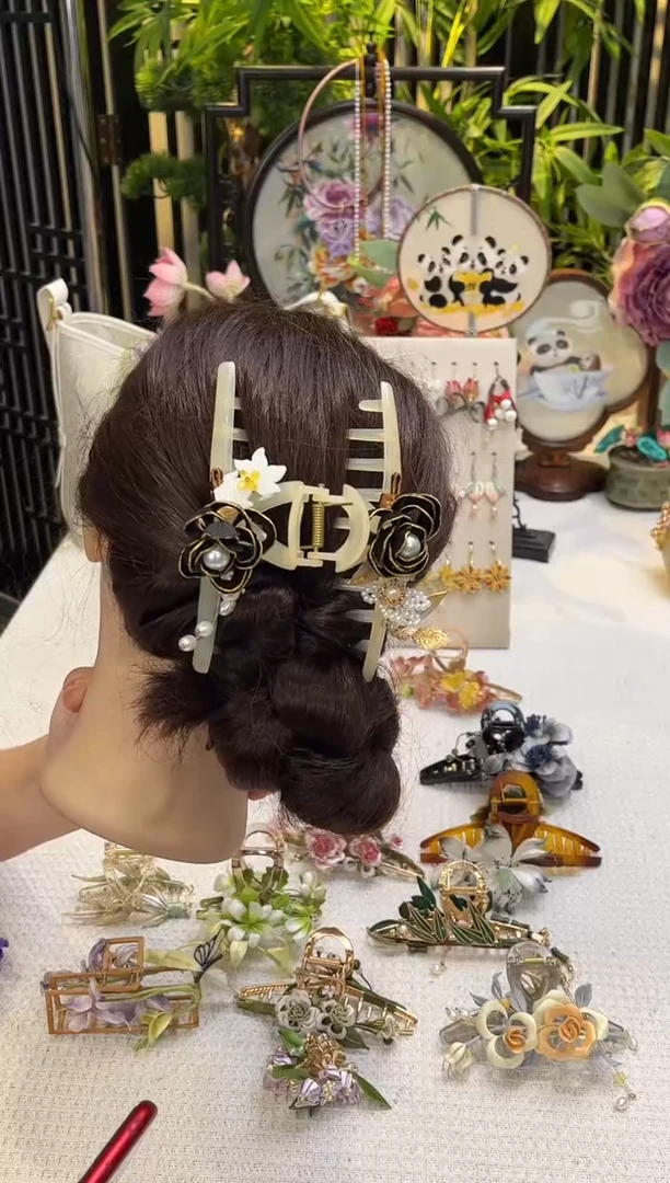 织绣润****?非遗绒花苏绣饰品