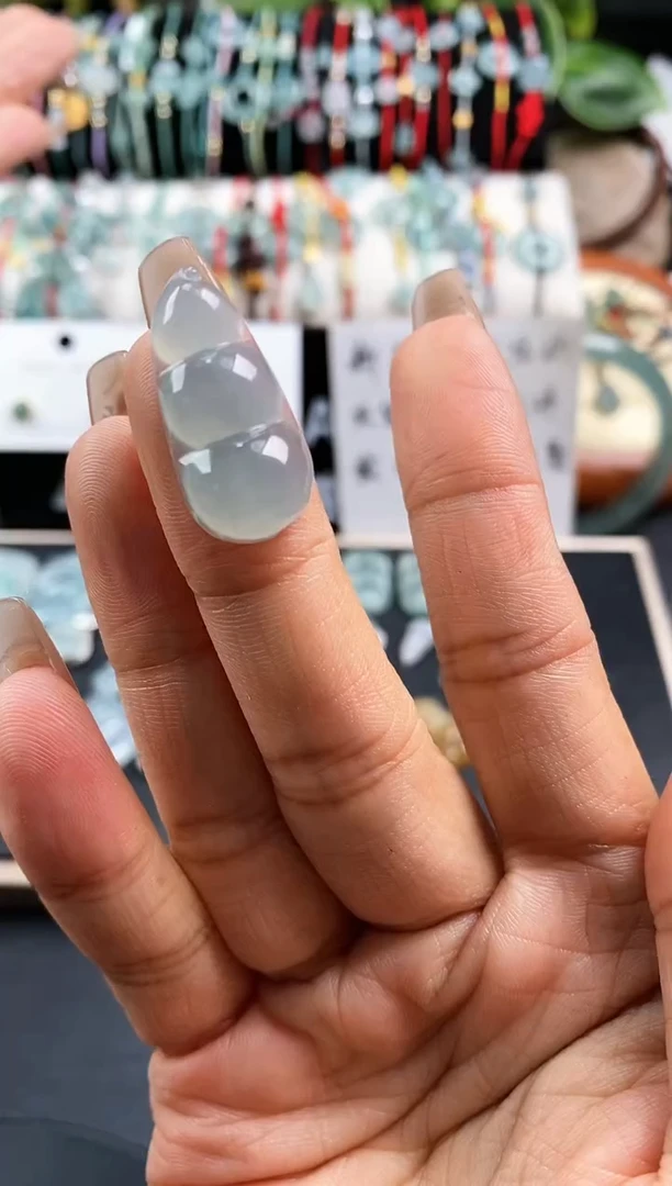 【闪购商品】翡翠裸石福豆199一个