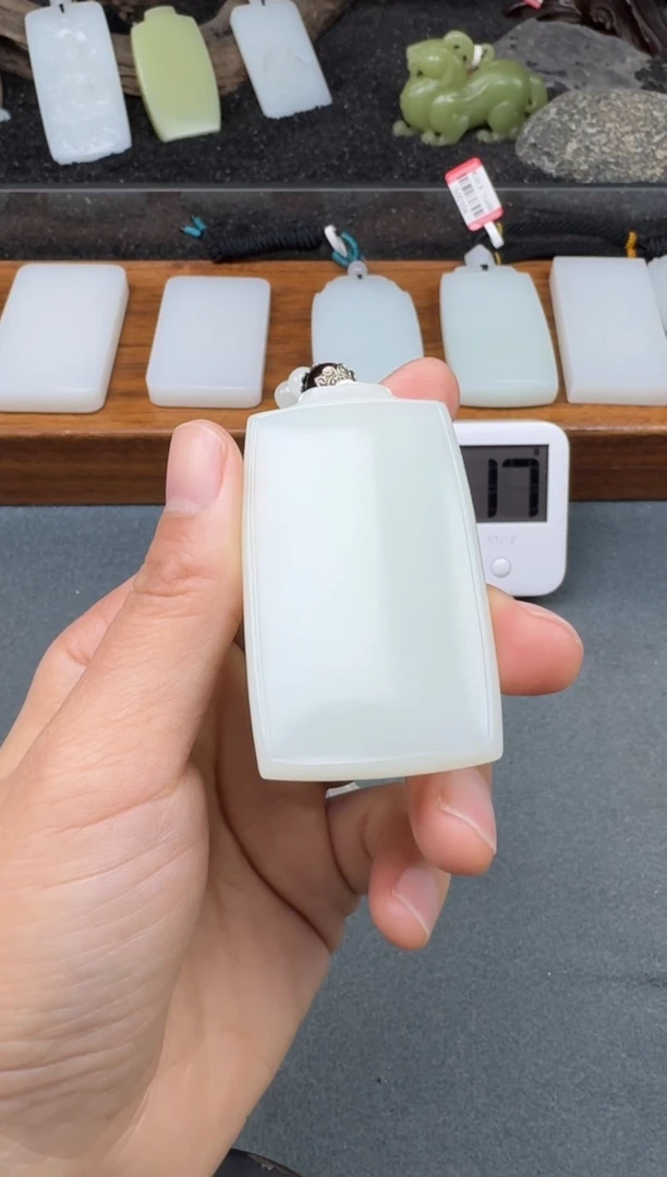 颈饰未镶嵌和田玉2