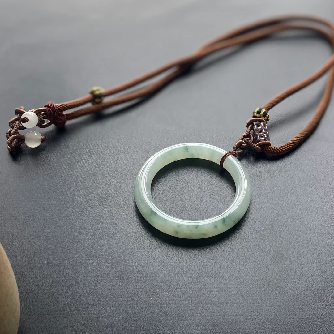 【静心】飘花细糯老翡翠袈裟环吊坠