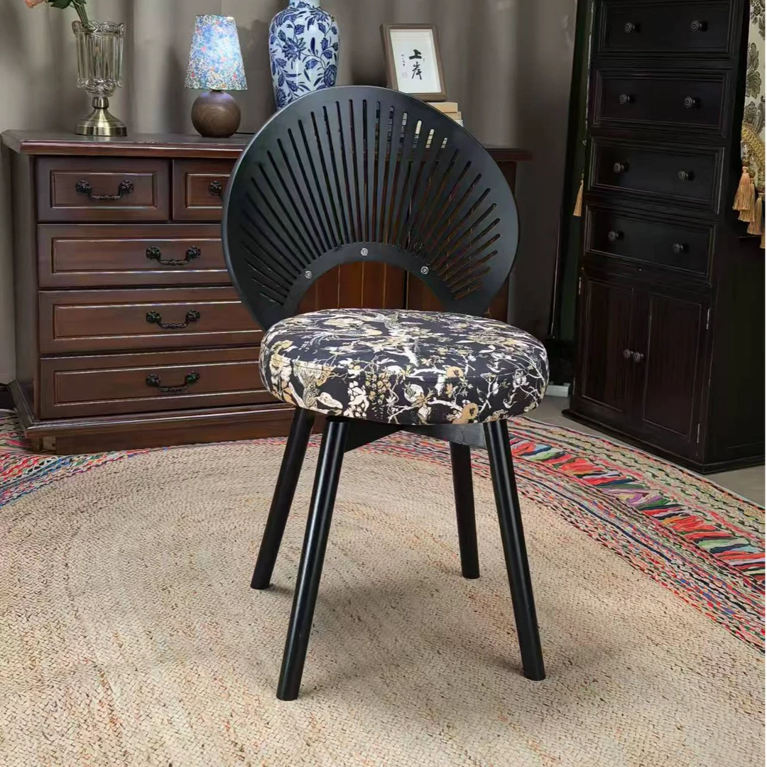 餐椅实木靠背椅网红北欧椅子舒适家用卧室贝壳休闲椅旋转椅化妆椅