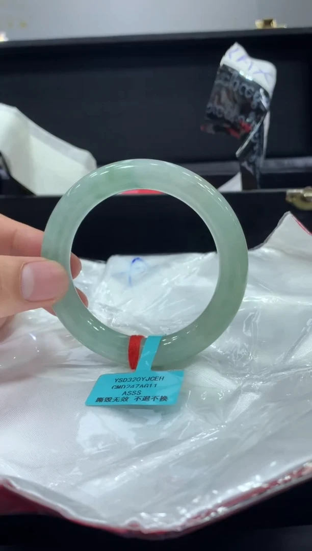 未镶嵌手镯翡翠翡翠手镯