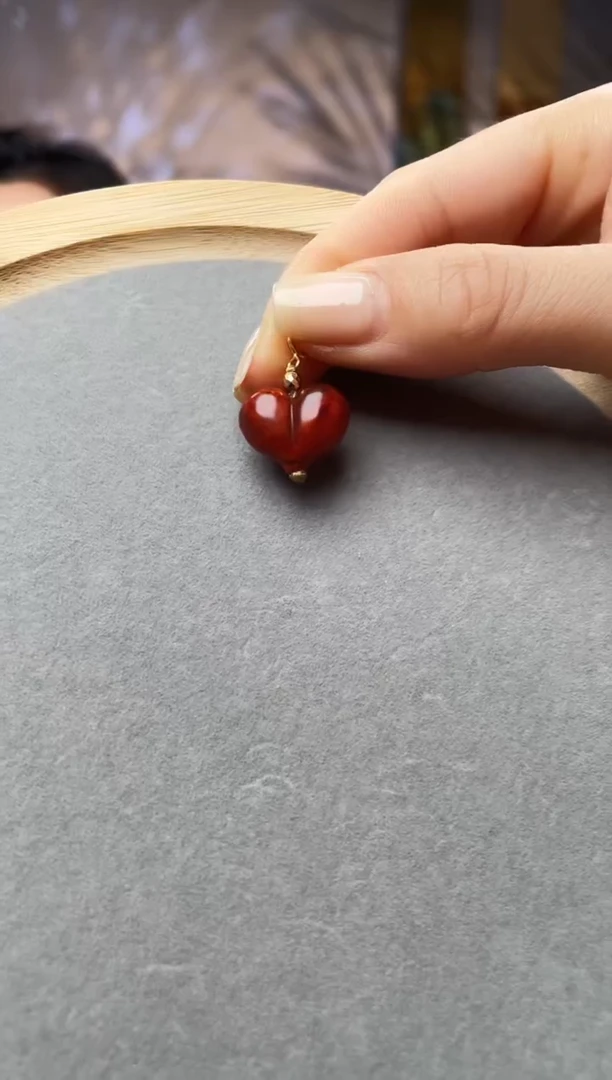 南红玛瑙未镶嵌颈饰吊坠