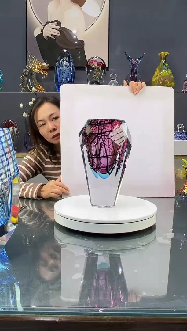 手工艺品琉璃    水晶琉璃花瓶1个