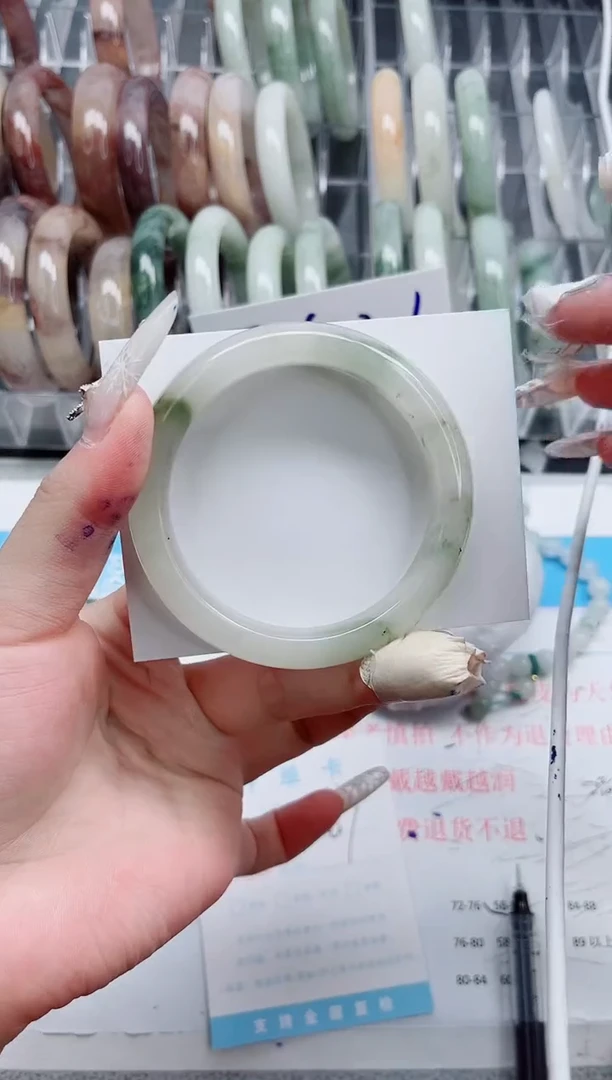 【闪购商品】石英质玉手镯未镶嵌A273-56.7