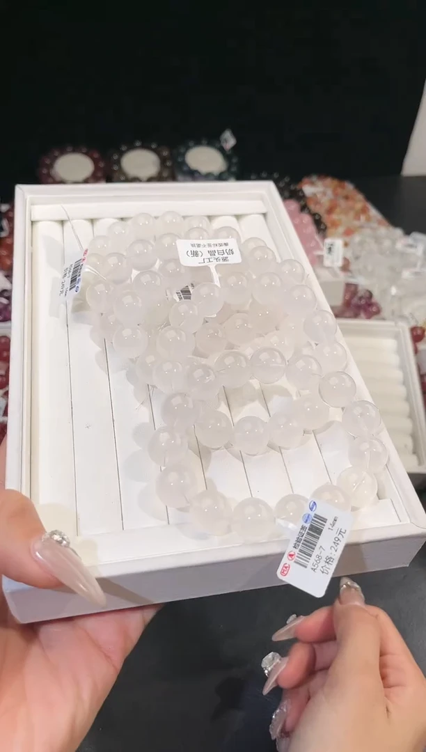 【闪购商品】水晶手链未镶嵌多样性发一奶白晶14mm