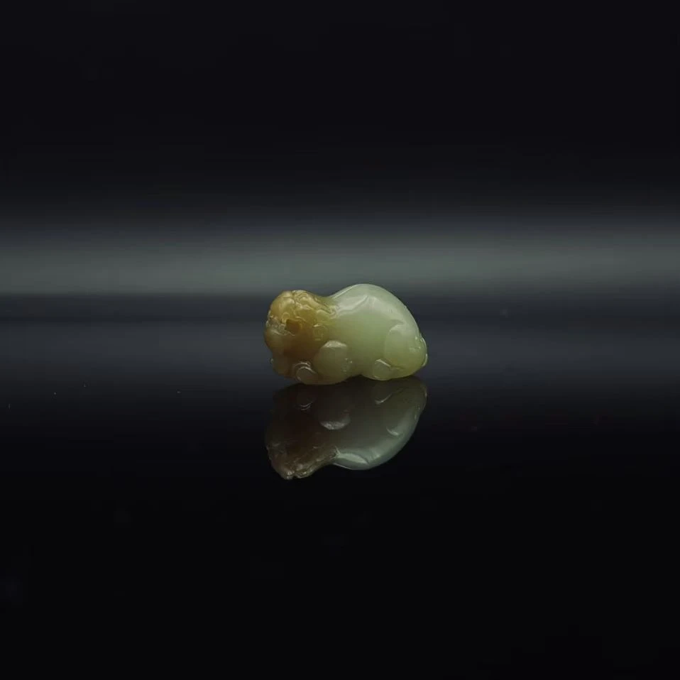 和田玉且末糖白貔貅吊坠2795