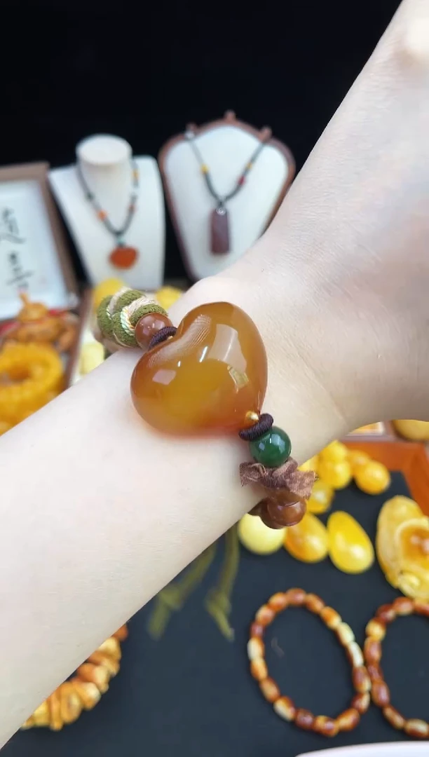 未镶嵌琥珀珠宝奇石雄**岳柒月