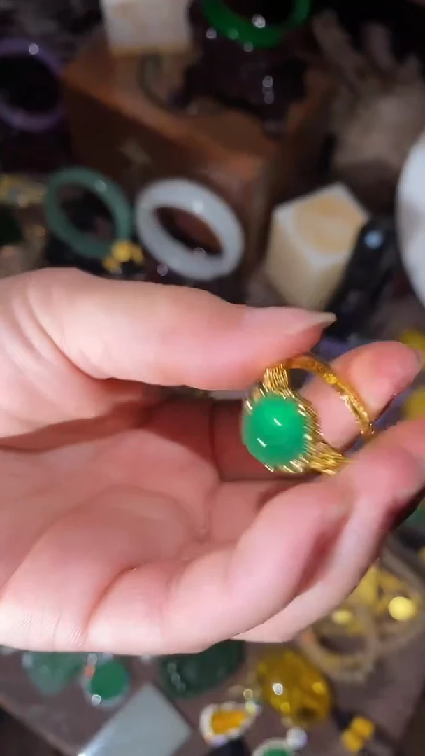 翡翠戒指未镶嵌永玉阁精品专属摆件