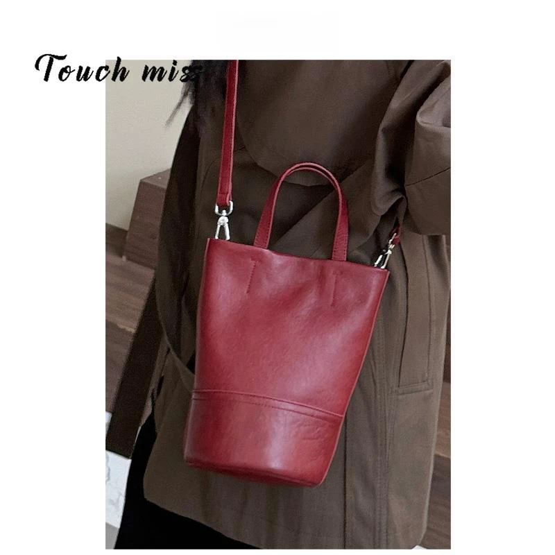TOUCH MISS手提包秋冬水桶包上班小拎包复古通勤包软皮斜挎小包