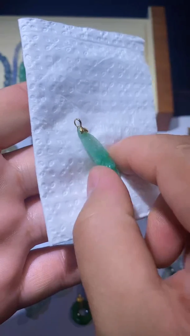 翡翠18K金镶嵌吊坠(不含链)180