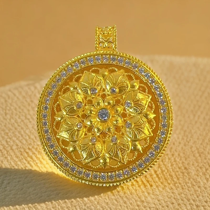 SUNFEEL/赛菲尔花朵点钻罗盘旋转黄金吊坠生日礼送人送妈妈