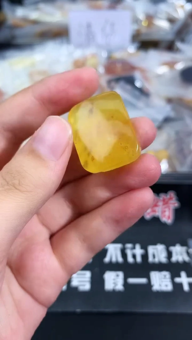 蜜蜡未镶嵌珠宝奇石12