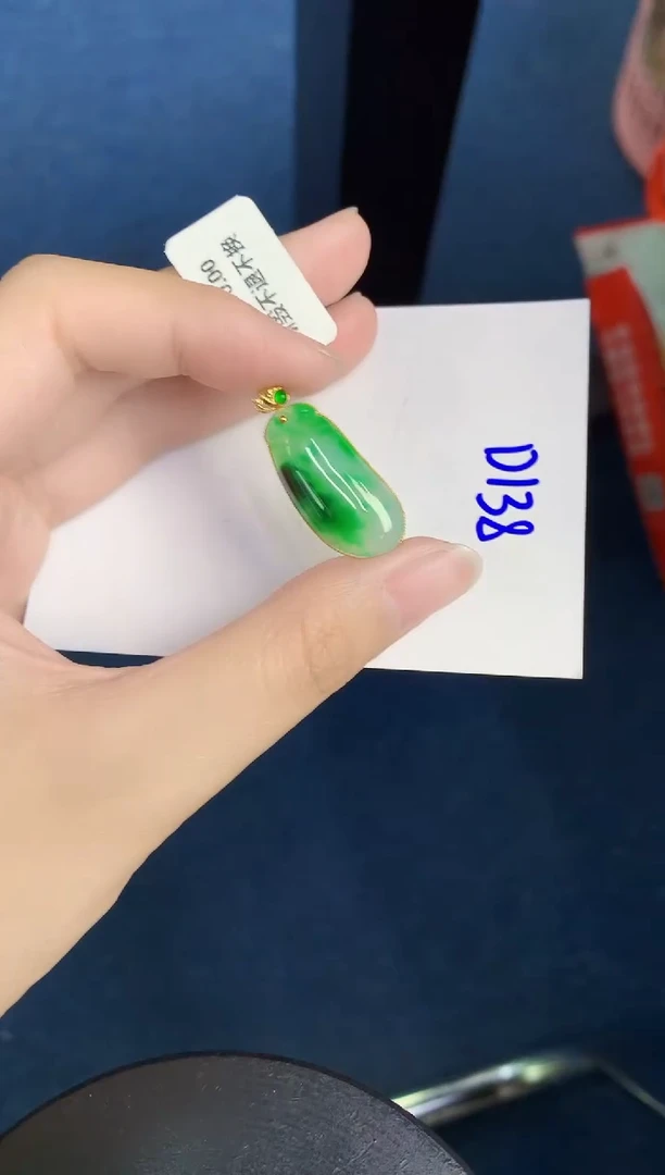 翡翠18K金镶嵌颈饰天然翡翠緬甸A貨