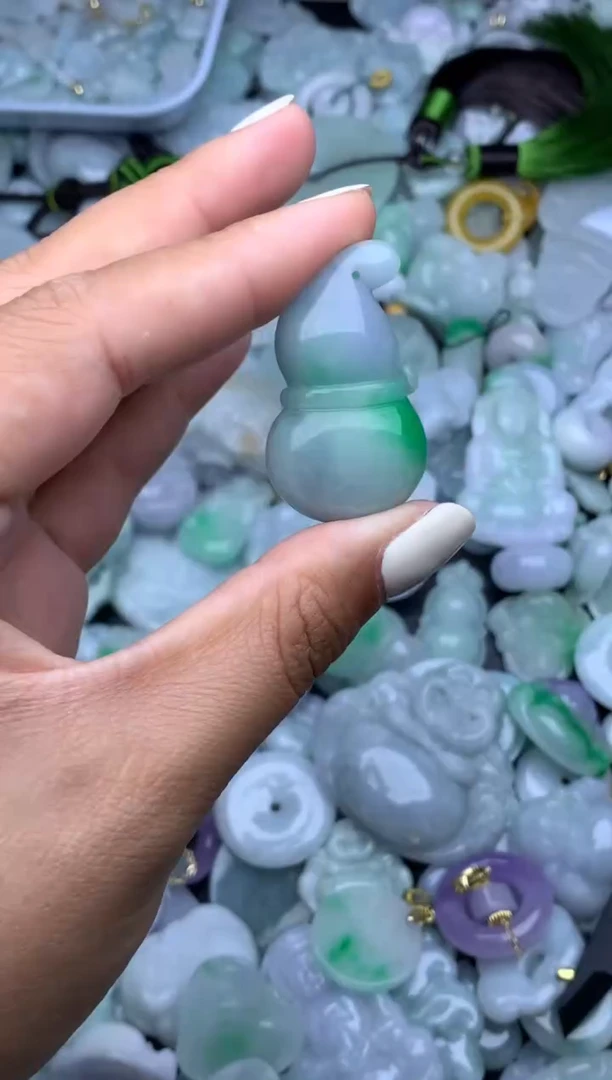 翡翠未镶嵌颈饰天然缅甸翡翠吊坠