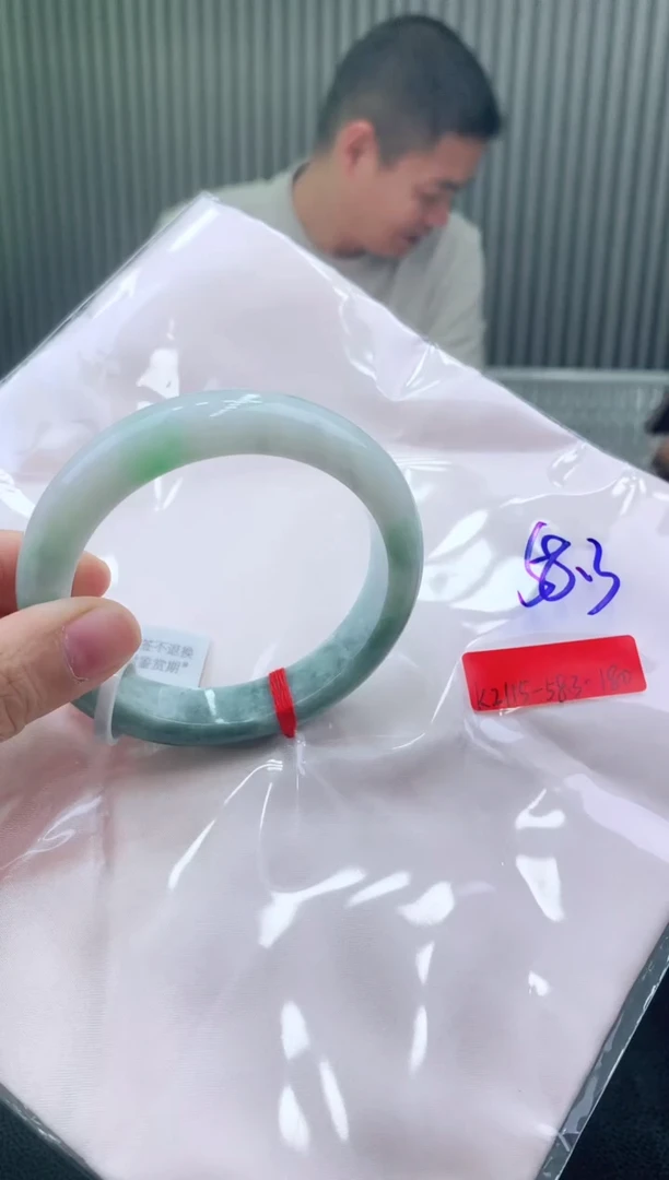 未镶嵌手镯翡翠58