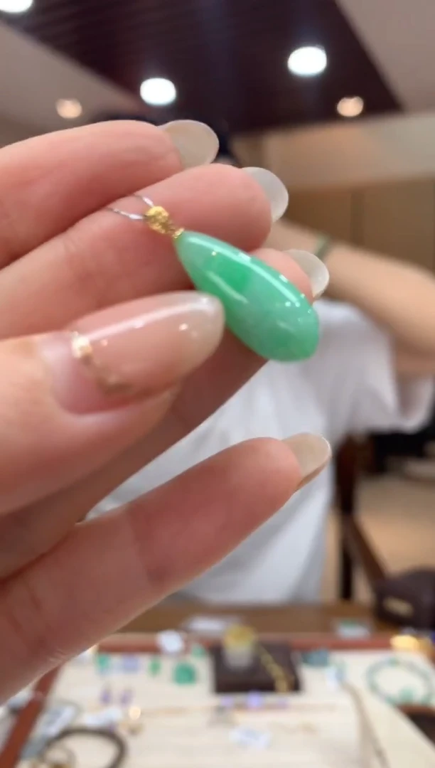 吊坠(不含链)18K金镶嵌翡翠水滴