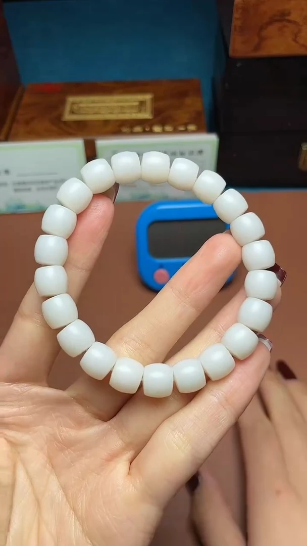 未镶嵌和田玉挂件和田玉