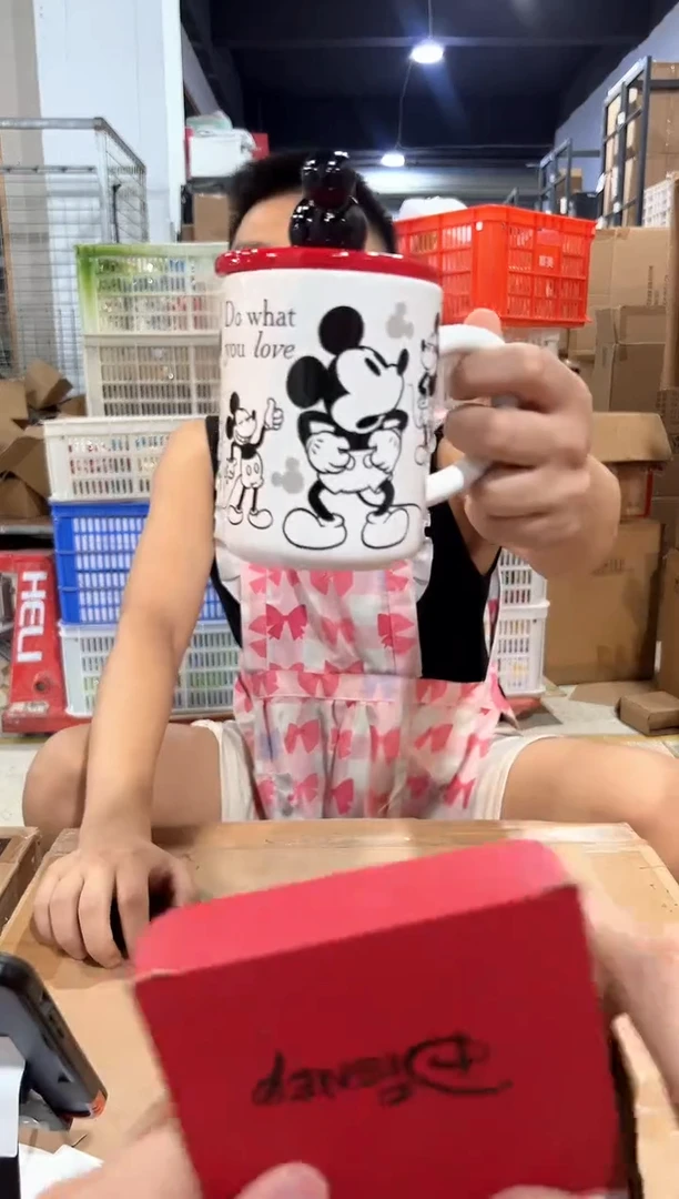 瓷片原盒米奇手稿带盖杯